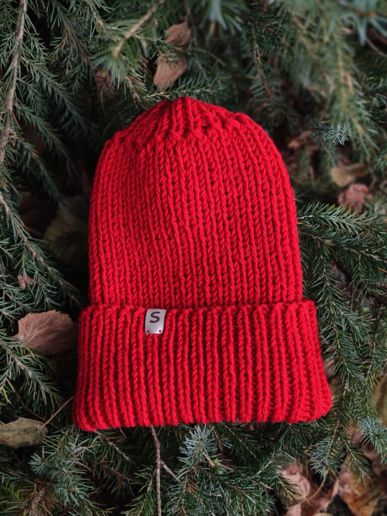 czerwona czapka zimowa merino wełniana
